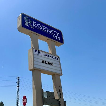 Regency Inn フレズノ エクステリア 写真